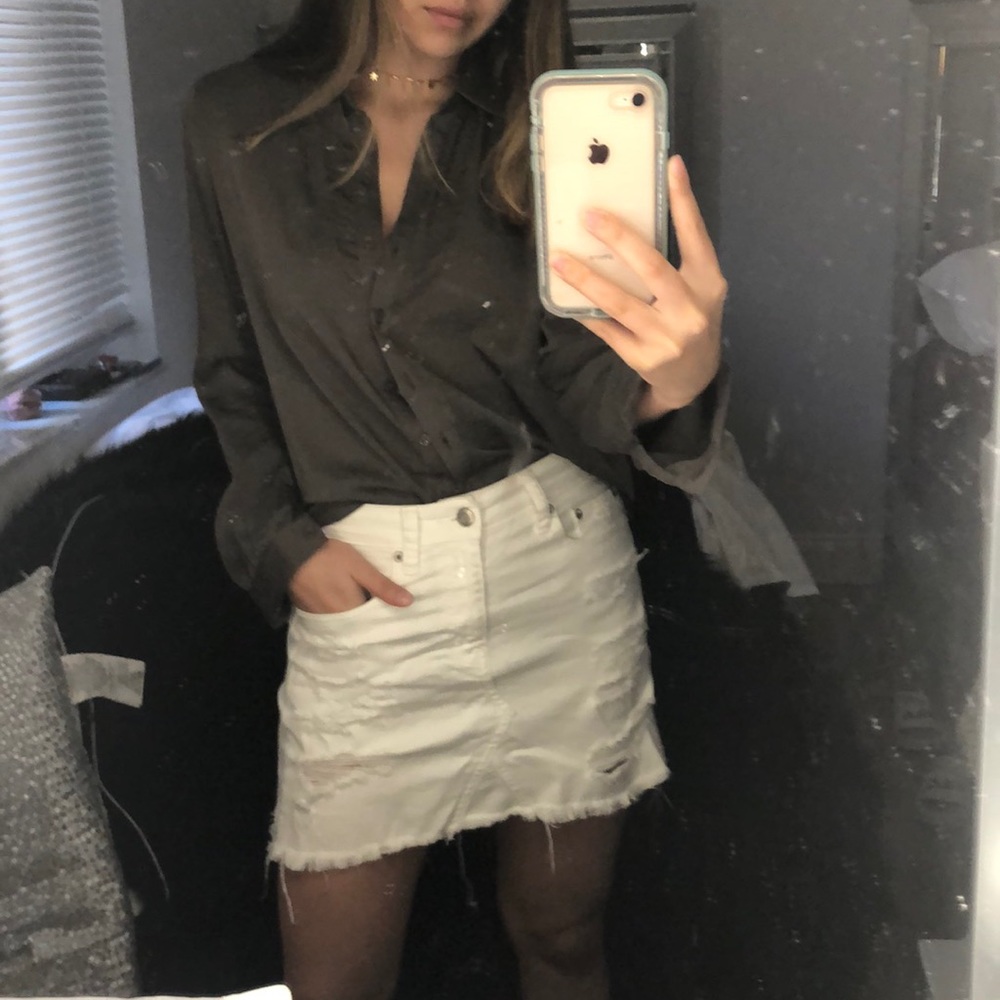 White denim skirt